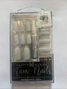 Faux Nails - Cream Press-On Nail Set